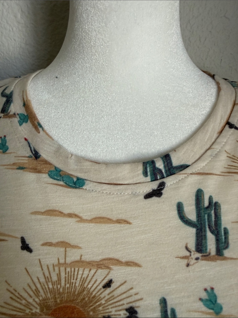NWT Cream Desert Cowboy Print Short Sleeve Tee - Picture 2 of 8